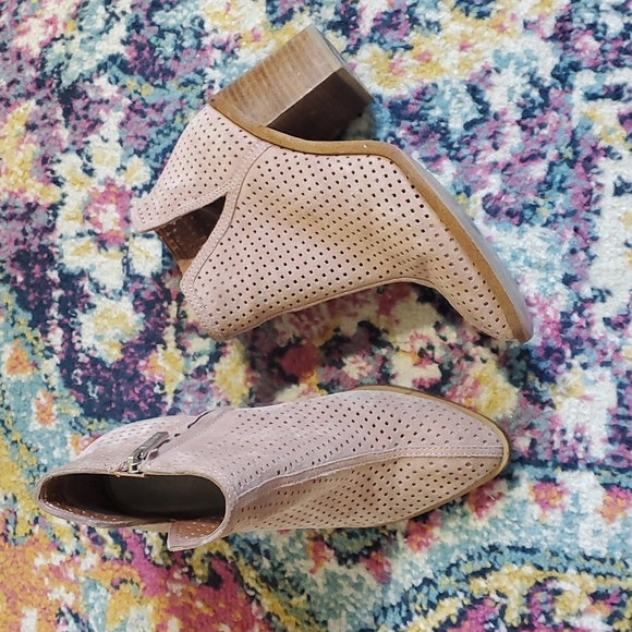 1. STATE Pink Suede Leather Perforated Pull on Ankle Boots - Picture 5 of 10